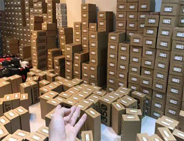 耐克滴塑跑步鞋品牌