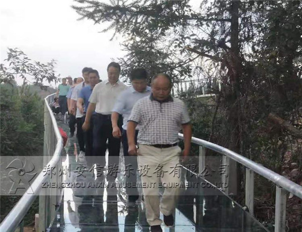 有名气的大型高空玻璃漂流