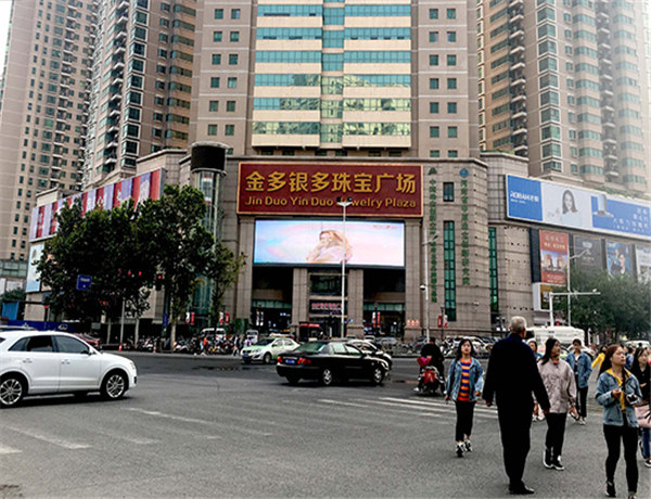 新型的郑州标志性广告媒体